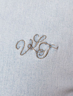 Джинсовый бомбер на молнии из облегченного денима - Vilatte фото 3