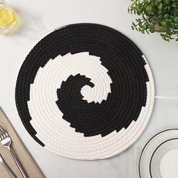 Цена за 6 шт. Салфетка сервировочная на стол Доляна Гипноз, d=38 см, цвет чёрно-белый  фото 9