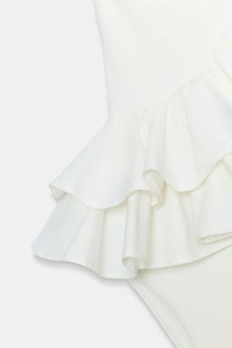 BODY ASIM?TRICO VOLANTE / Blanco roto