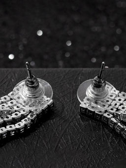 Серьги висячие со стразами Водопад прямые нити, цвет белый в серебре, 11.5 см