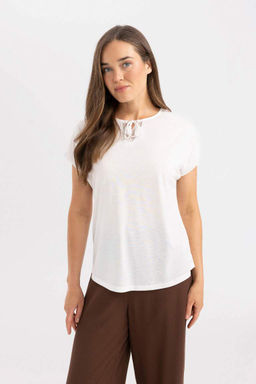 Футболка с круглым вырезом и короткими рукавами