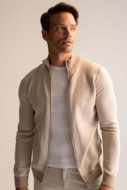 Bej Standart Fit Normal Kesim Dik Yaka Fermuarl? Triko H?rka