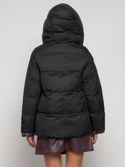 Зимняя женская куртка модная с капюшоном черного цвета 133105Ch