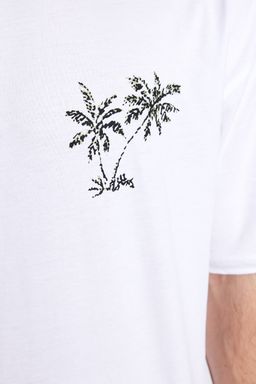 TRENDYOL MAN Beyaz Oversize/Genis Kesim Manzara Bask?l? K?sa Kol %100 Pamuklu T-Shirt TMNSS21TS0619 - Trendyolmilla фото 4