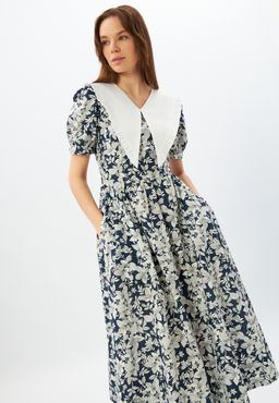 Платье из хлопка с большим контрастным воротником OD-935-4 крупные белые цветы на синем