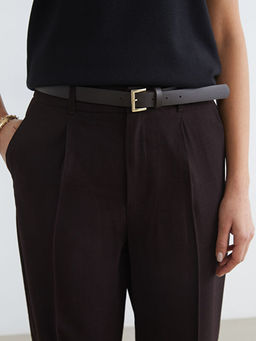 Beli Kemerli Kad?n Pileli Pantolon