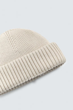GORRO CORTO B?SICO / Crudo - Zara фото 2
