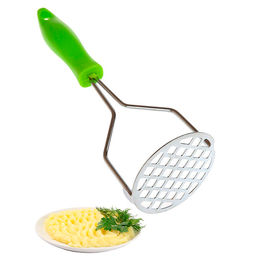 Цена за 2 шт. Картофелемялка металлическая с цветной пластиковой ручкой ID1192