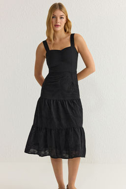 Siyah Belden Ac?lan Midi Brode Astarl? Dokuma Elbise TWOSS23EL00156