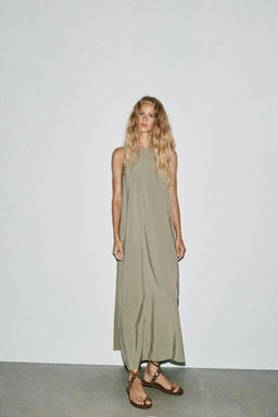 FLOWING VOLUMINOUS MIDI DRESS