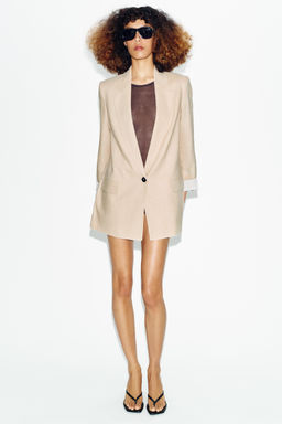 BLAZER CON LINO MANGA REMANGADA / Beige claro