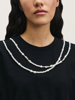 Футболка с декоративными бусами / Zarina  фото 6