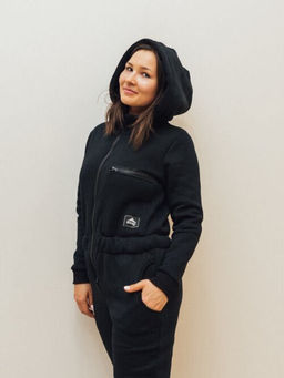 123 Комбинезон утепленный женский с капюшоном, черный - Knitka wear фото 6