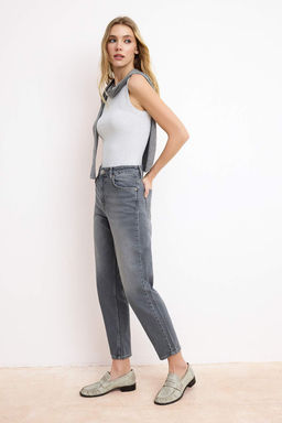 Koyu Mavi Yuksek Bel Bilek Boy Az Esnek Mom Jeans TWOSS26JE00112 - Trendyolmilla фото 6