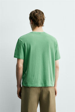 CAMISETA BOLSILLO AARON LEVINE X ZARA / Verde