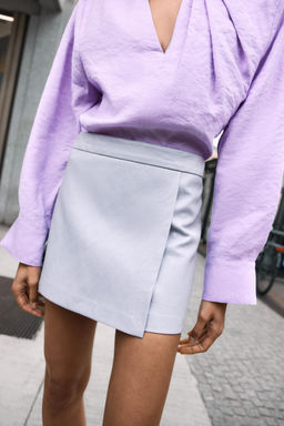 FALDA PANTAL?N CRUZADA EFECTO PIEL / Celeste - Zara фото 3