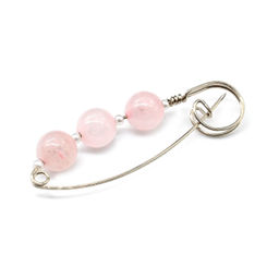 Брошь-булавка от сглаза с розовым кварцем 57*20 мм.