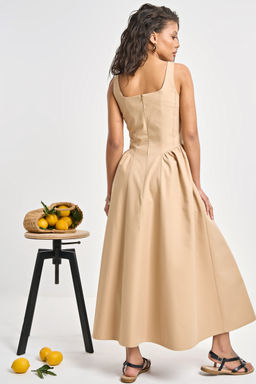 Сарафан джинсовый с корсетными линиями песочный