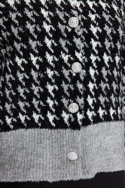 TRENDYOLMILLA Ekru Buklet Iplikli Desenli Ceket Gorunumlu Triko H?rka TWOAW24HI00277  фото 11