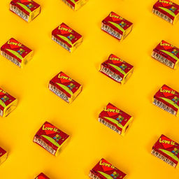 Жевательная резинка Love is, Вишня и Лимон, 4.2 г, 20 шт.