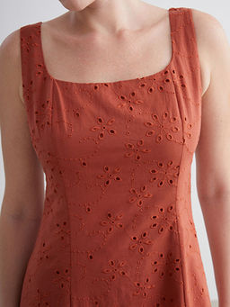 Kare Yaka Ajurlu Elbise