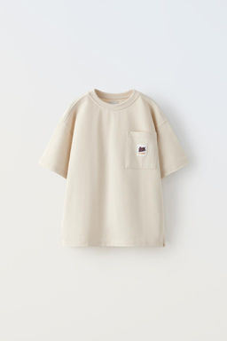 T-SHIRT WITH LABELLED POCKET