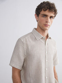 Regular Fit K?sa Kollu ?izgili M?slin Erkek G?mlek