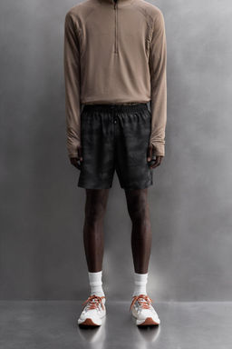 PERFORATED RUNNING SHORTS - Zara фото 2