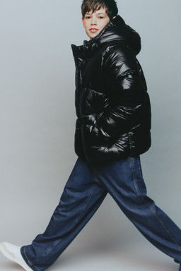 ABRIGO ACOLCHADO CAPUCHA WATER REPELLENT / Negro