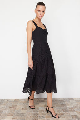 Siyah Belden Ac?lan Midi Brode Astarl? Dokuma Elbise TWOSS23EL00156
