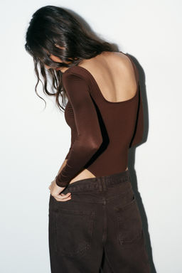 BODY POLIAMIDA ESCOTE CUADRADO / Chocolate
