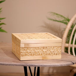 Шкатулка плетёная с крышкой, 25×25×12 см, бамбук