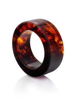 Кольцо из натурального формованного янтаря вишнёвого цвета Везувий