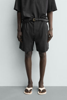 BERMUDA RELAXED FIT PLIEGUES / Negro