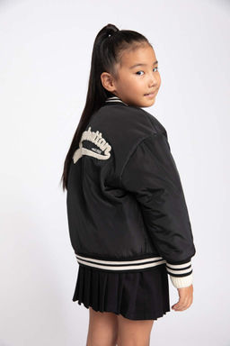 Водоотталкивающее пальто-бомбер с воротником-стойкой и вышивкой для девочек - Defacto фото 4