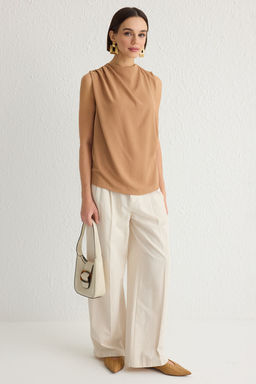 Trendyolmilla Ekru Buzgu Detayl? Bisiklet Yaka Kolsuz Dokuma Bluz TWOSS24BZ00343 фото 6