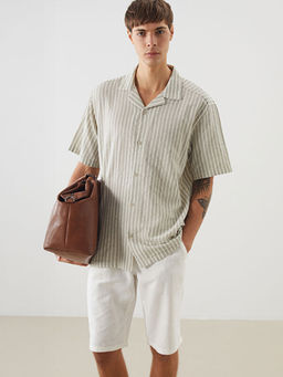 Regular Fit K?sa Kollu ?izgili Erkek G?mlek