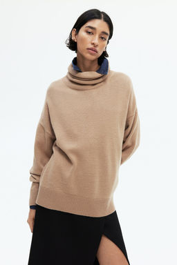 Jersey de cuello alto en mezcla de cachemira