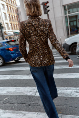 FITTED ANIMAL PRINT BLAZER - Zara фото 6