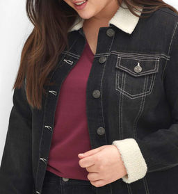 Джинсовый жакет с иск. мехом, черный - Sheego фото 6