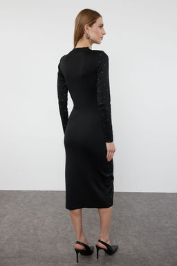 TRENDYOLMILLA Siyah Midi Triko Tas Islemeli Elbise TWOAW25EL00004  фото 5