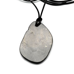 Кулон из шунгита природный 25*47мм, на шнурке