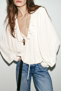 SATIN BLOUSE WITH RUFFLES AND SHOULDER PADS - Zara фото 4