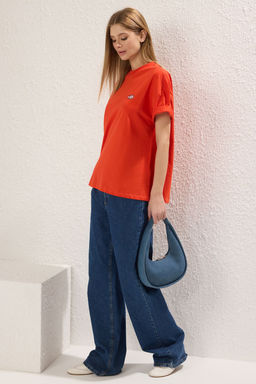 TRENDYOLMILLA Siyah %100 Pamuk Nak?sl? Oversize/Genis Kal?p Bisiklet Yaka Orme T-Shirt TWOSS24TS00102 фото 15