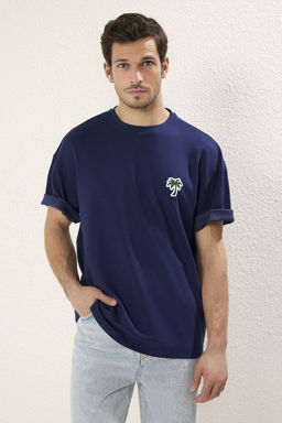Lacivert Oversize/Genis Kesim Palmiye Patchli Interlok T-Shirt TMNSS25TS00024