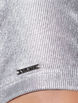 Футболка облегающая из хлопка в рубчик с вырезом лодочка с матовым покрытием металлик - Vilatte фото 4