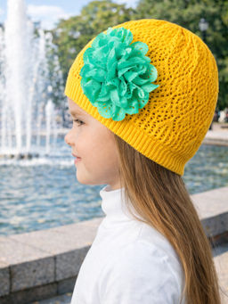 Шапка вязаная детская желтая
