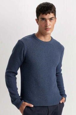 Standart Fit Normal Kesim Bisiklet Yaka Dokulu Basic Duz Triko Kazak