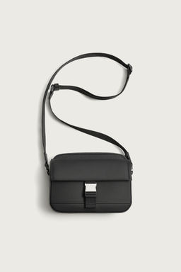 BANDOLERA ENGOMADA HEBILLA / Negro