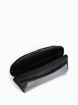 Косметичка на молнии, маленькая, с отделами, чёрная
